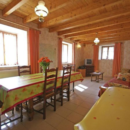 Spacious Holiday Home Near The Forest Esmoulieres Buitenkant foto