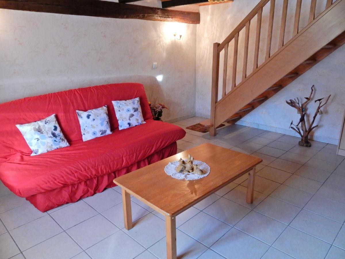 Spacious Holiday Home Near The Forest Esmoulieres Kamer foto