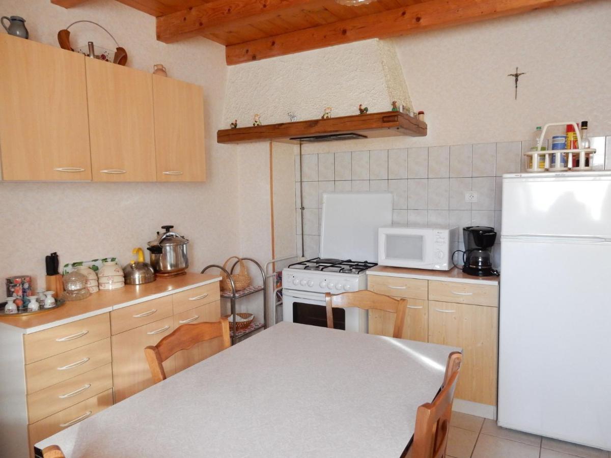 Spacious Holiday Home Near The Forest Esmoulieres Kamer foto